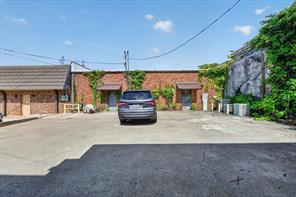 221-223 N Locust Street - Photo 6