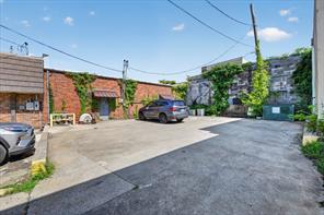 221-223 N Locust Street - Photo 7