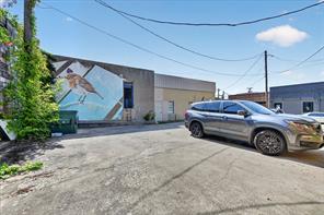 221-223 N Locust Street - Photo 8
