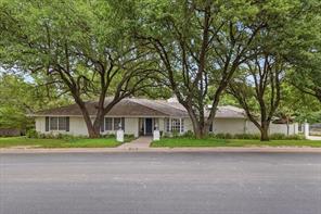 2209 Canterbury Drive - Photo 2