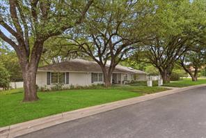 2209 Canterbury Drive - Photo 3
