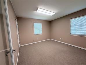 8111 S US Highway 75 - Photo 14