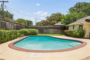 7635 Tanglecrest Drive - Photo 35