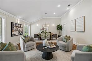 7635 Tanglecrest Drive - Photo 4