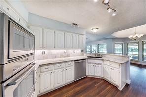 10614 Woodbridge Drive - Photo 14