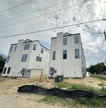 4635 Sylvester Street - Photo 2