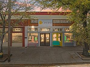 112 S Covington Street - Photo 1