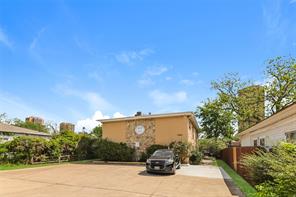 1400 N Austin Street - Photo 1