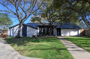 1035 Wilshire Drive - Photo 1