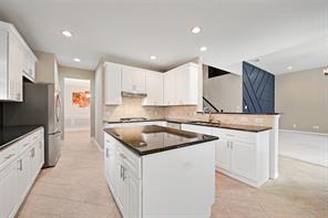 7309 Teakwood Drive - Photo 9