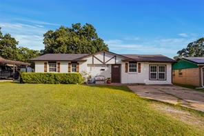 1418 Briarwood Drive - Photo 1