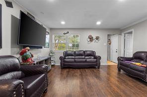 1418 Briarwood Drive - Photo 2