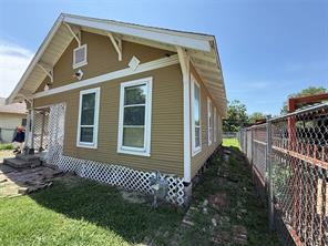 3010 Jerome Street - Photo 3