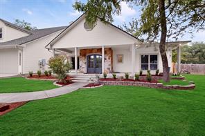 715 Kiowa Drive E - Photo 2