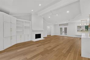 715 Kiowa Drive E - Photo 5