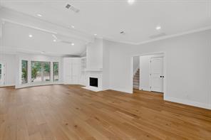 715 Kiowa Drive E - Photo 6