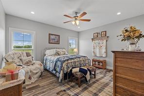 869 CR 1570 - Photo 26