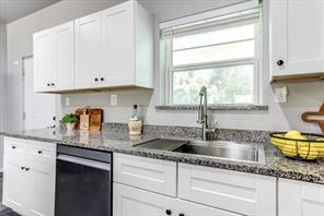1409 County Road 913 - Photo 14