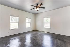 1409 County Road 913 - Photo 17