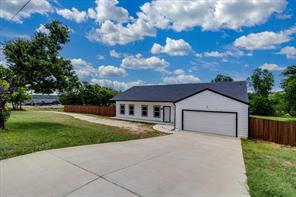 1409 County Road 913 - Photo 3