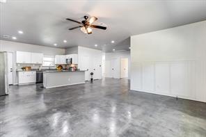1409 County Road 913 - Photo 5