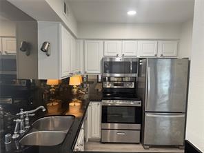 5932 Sandhurst Lane - Photo 7