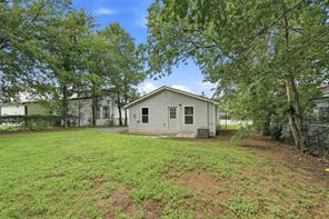 1525 W Woodard Street - Photo 22