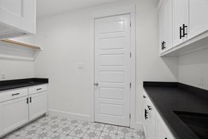 1040 Agnes N - Photo 32