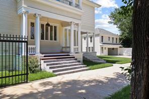 511 S Travis Street - Photo 33