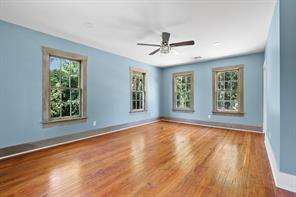 511 S Travis Street - Photo 37