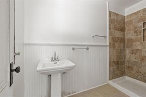511 S Travis Street - Photo 39