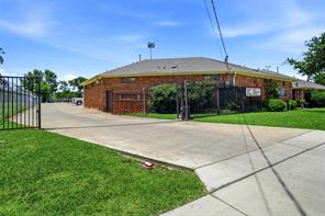 8202 Elam Road - Photo 3