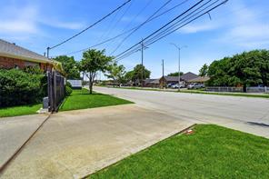8202 Elam Road - Photo 9