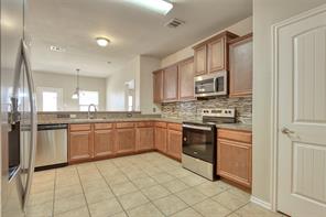 2513 Wynngate Drive - Photo 4