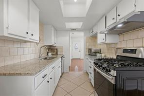 2819 Cary Drive - Photo 2