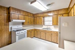 403 S Broadway Street - Photo 12