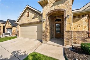1352 Lake Grove Drive - Photo 3