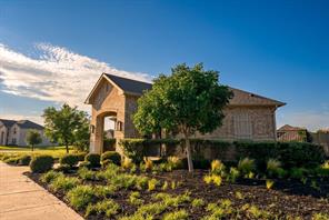 1352 Lake Grove Drive - Photo 38