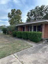 104 N Emberwood Drive - Photo 2