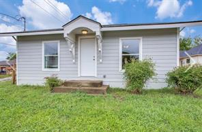918 S Crockett Avenue - Photo 1