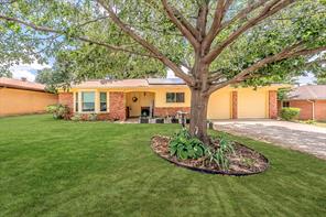 506 E Huitt Lane - Photo 1