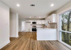 1411 Arborvitae Avenue - Photo 4