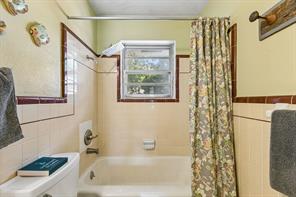 8031 Fall River Drive - Photo 10