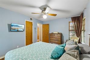 8031 Fall River Drive - Photo 16