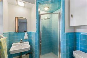 8031 Fall River Drive - Photo 17