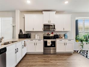 10040 Travis Drive - Photo 10