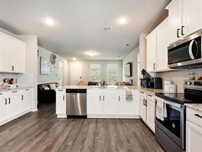 10040 Travis Drive - Photo 11