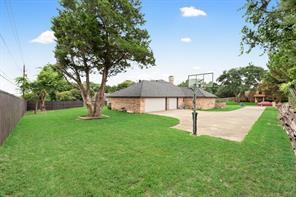 915 Greenbriar Lane - Photo 30