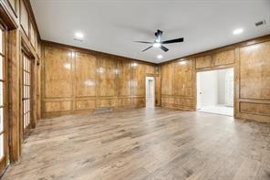 915 Greenbriar Lane - Photo 8