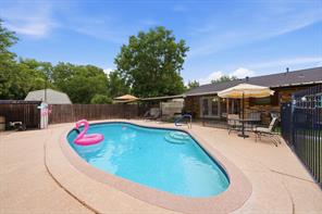 520 Thompson Drive - Photo 1